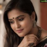 Remya Nambeesan Instagram – Vijayadashami 😍!! A @dcunha.neil photography 💃🏿💃🏿!! Wearing Ikat saree  @elegant_drapes_sneha !! jewellery @bcos_its_silver #insta #instagram #lighttolife