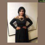 Remya Nambeesan Instagram – #sunsingerisaikondattam #celebrationmode🥳💃🏿💃🏿. Wearing: @veenaraajcouture  Can’t get over Black🥴  Styling by my tringalala @sabarinathnath  Make up n Hair : @monish_mathai_makeup_artist_ 😘 #sunsinger