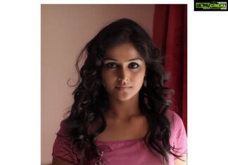 Remya Nambeesan Instagram - #majorthrowback #chappakurish Pic by @jomontjohn #looktest