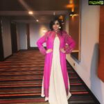 Remya Nambeesan Instagram - Styled by @dipthi3 !! Wearing @naushinkiran !! #natpunaennanutheriyuma Launch in Malaysia 😍