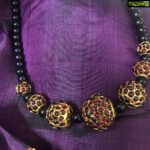Remya Nambeesan Instagram – Bindi love ❤️😍🥰 Wearing beautiful neck piece by @velvet_brooch !! Pic by @srirag_sankar #insta #jwellery #instagram #instastyle