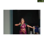Remya Nambeesan Instagram - Art liberates when you are true to yourself ❤️🥰 #dance #dancelife #bharatanatyam #insta #instagram #instalike #instalifestyle pic by @pranavraaaj ❤️😎
