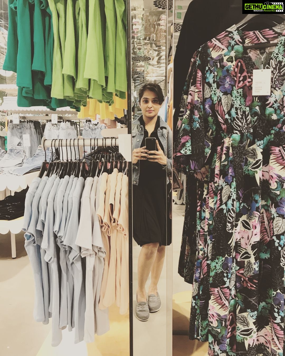 Remya Nambeesan Instagram - Can’t jus get over you Mirror n dresses!! #dress #mirrorselfie