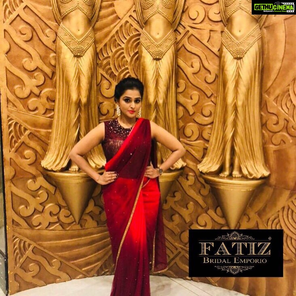 Remya Nambeesan Instagram - Wearing @fatiz_bridal_emporio makeup n hair @sherinsunu ear piece @pureallure.in !! Pic courtesy @thammyraman Shangri-La Bengaluru