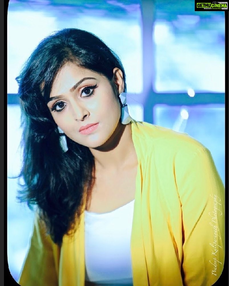 Remya Nambeesan Instagram - be YOU😍#life😍 @pradeep_kalipurayath click @renju_renjimar
