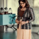 Remya Nambeesan Instagram - PHOTOGRAPHY: @AVINASHCHOOCHIPHOTOGRAPHY COORDINATION &STYLING: @RASHMIMURALEEDHARAN HAIR&MAKEUP: @JEENASTUDIO JEWELLERY: @AKSHAYAGOLD_PALAKKAD BLAZERS: @MALKA_CLOTHING SLIP: @HM BAGS & SHOES: @FACTORYOUTLET_SALES_KOCHI RETOUCHER: @SUVEESHGRAPHICCYANIDE LOCATION: @PURITYRESORT @LIFESTYLEANDMOREBYVINEETH VIDEOGRAPHY: @SAJIL_SASIKUMAR VIDEO EDITOR: @it_me_jiz