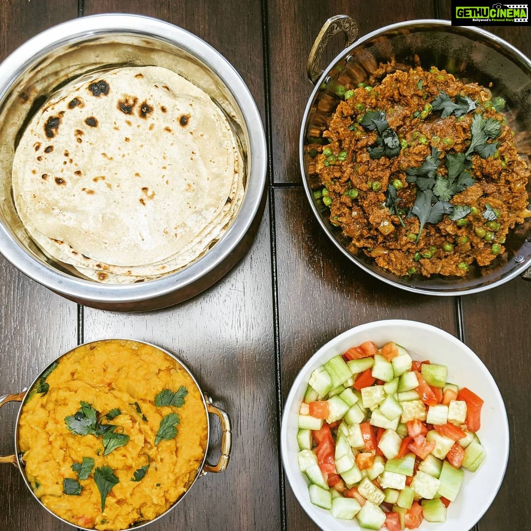 Richa Gangopadhyay Instagram - When you're craving some ghar ka khaana but your mom is on the other side of the country, you just gotta make it yourself! And I must say, I'm a pretty darn good cook 😁 #indianrecipes #homemade #imissmymom #Quarantinediaries