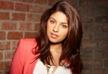 Richa Gangopadhyay Instagram - It's been really hard to wake up with a peaceful mind as of late. If you're like me, the first thing you do when you wake up is scroll through all your social media apps. Social media is a wonderful way of connecting with others, share your voice on larger scale and learn from those that inspire you. ⁣ ⁣ But these days, at least here in the US, the combination of the hostile political climate as elections near, combined with living through a pandemic and dealing with the constant debate on what's best for us makes it hard to brush off how incredibly polarizing it can become.⁣ ⁣ That's why sometimes it's best to take a breath and assess whether you are using it to spread love and enlightenment in a positive way, or using it to excessively vent your frustrations or mock others who may not share the same views as you. Social media consumes us whole and that's what it's designed to do, but it's up to us HOW we use it. There is always a way to use it respectfully, instead of showing outward disgust towards others and making it personal. ⁣ ⁣ So my lesson to myself for the day is to be more mindful and practice what I preach when it comes to the expectation I have of others in my social circle and community to be open minded and respectful. I will always be utmost authentic with everything I share, and today I reflected on how I can better myself. We can teach and share in more productive ways than resort to criticizing. It's okay to realize when you slip up, and course correct. ⁣ ⁣ This continues to be a rough year for all of us, wherever you are. That's had an impact on our thoughts, behaviors and drained every last ounce of our spirits as we long for carefree socializing moments with our friends. Safety is a priority for us, but we miss our families and friends dearly! ⁣ ⁣ So don't beat yourself up if you were rude to someone inadvertently and felt terrible later. Or someone told you that you have room for improvement. Take criticism constructively, forgive yourself and just focus on being a better you the next day. And that's my journal entry for the day 😉⁣ ⁣ #forgiveness #mindset #positivevibes #inspiration #selflove #selfcare #growth