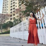 Richa Panai Instagram - 🍁🍁🍁🍁🍁 #dubai #uae Jumeirah Lake Towers