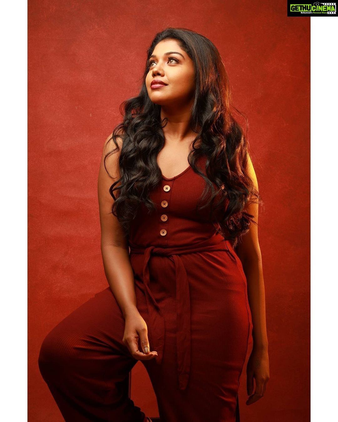 Riythvika Instagram - Photography @ajjjoveih Makeup @aarthy.easudoss