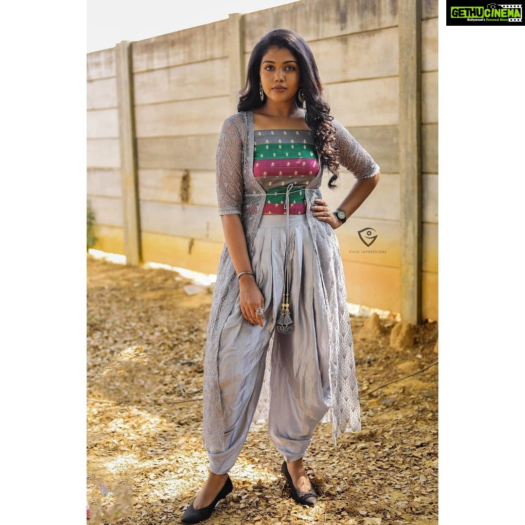 Riythvika Instagram - For the launch of #BBjodigal @vijaytelevision Outfits @sankalptheboutique Photography @vivid_impressions__ Jewels @fineshinejewels PRO @onlynikil