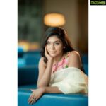Riythvika Instagram - Happy valentine's day ♥️ Wardrobe/styling @labelswarupa Photography @camerasenthil Makeup @beautyunveiled_by_jeevi Hairstyle @haripriyamakeupartist Venue @holidayinn