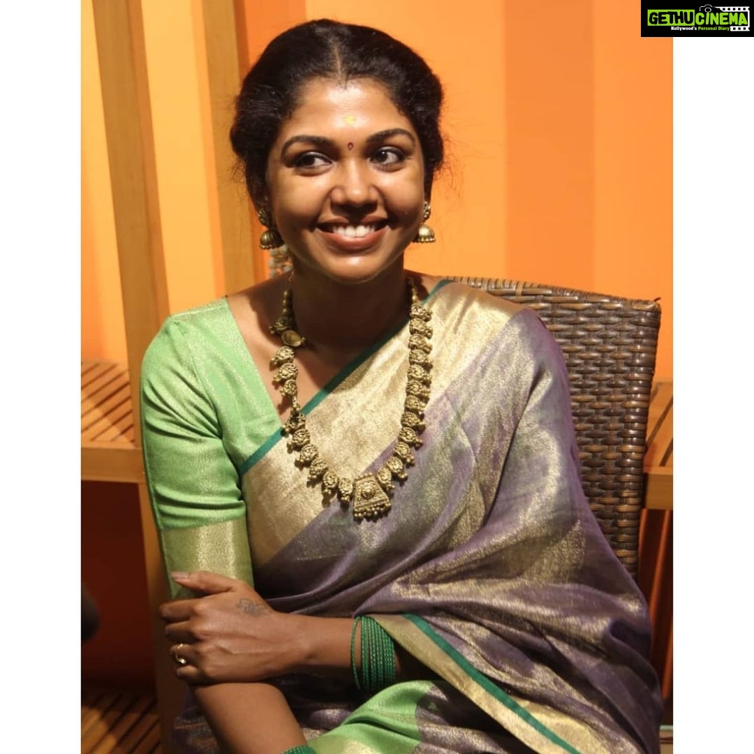Riythvika Instagram - Grand opening @kanakambaram_silks #Sareelove #kanakambaramsilks