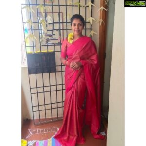 Riythvika Instagram - இனிய பொங்கல் நல்வாழ்த்துக்கள்! 
#happypongal🔥🌾🌞
#இனிய பொங்கல் நல்வாழ்த்துக்கள்

Saree @niramonlineclothing