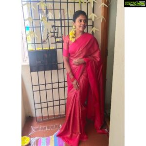 Riythvika Instagram - இனிய பொங்கல் நல்வாழ்த்துக்கள்! 
#happypongal🔥🌾🌞
#இனிய பொங்கல் நல்வாழ்த்துக்கள்

Saree @niramonlineclothing