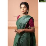 Riythvika Instagram - இனிய தீபாவளி நல்வாழ்த்துக்கள் 💥✨ #happydiwali💥 #happydiwali2020 • • Jewellery @houseofherastore MUA @makeupbyalfiar Hairstylist @vidhyamakeoverartistry On camera @dinesh_baburaj Saree @kiaraa_couture