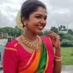 Riythvika Instagram - Wedding season #familytime #sareelove❤️ Jewels @aarabridaljewels Hairstyle @vidhyamakeoverartistry