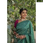 Riythvika Instagram - இனிய தீபாவளி நல்வாழ்த்துக்கள் 💥✨ #happydiwali💥 #happydiwali2020 • • - Jewellery @houseofherastore - MUA @makeupbyalfiar - Hairstylist @vidhyamakeoverartistry - On camera @dinesh_baburaj Saree @kiaraa_couture