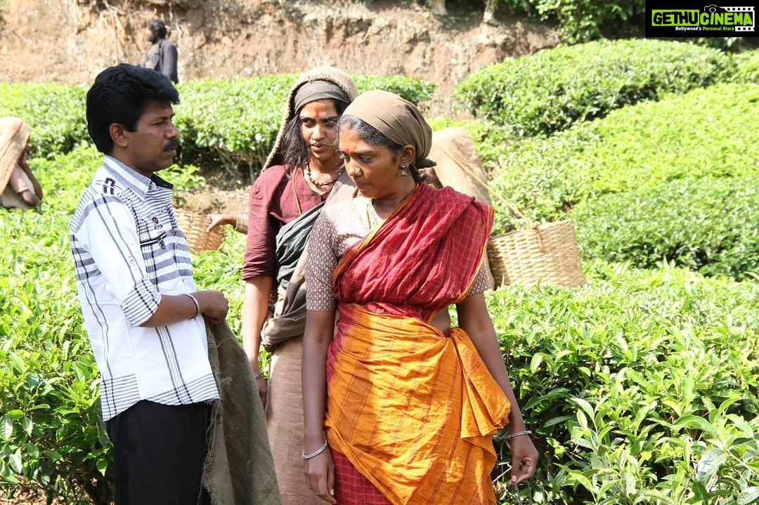 Riythvika Instagram - From the archive , learning acting , munnar location, full freeze #paradesi #directorbala #sudhakongara #munnardays #startcameraaction🎥🎬 #dhanshika