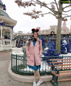 Riythvika Instagram - Throwback #parisfrance #disneychristmas #disneylandparis #disney #merrychristmas🎄