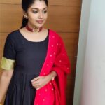 Riythvika Instagram - Gundu promotions starts full swing 🖤♥️🖤♥️ Costume by @magizham_boutique Jewels @shrivees_collections Hairstylist @mani_hairstylist Pic credits @mani_hairstylist Jewels (Ring) @houseofherastore