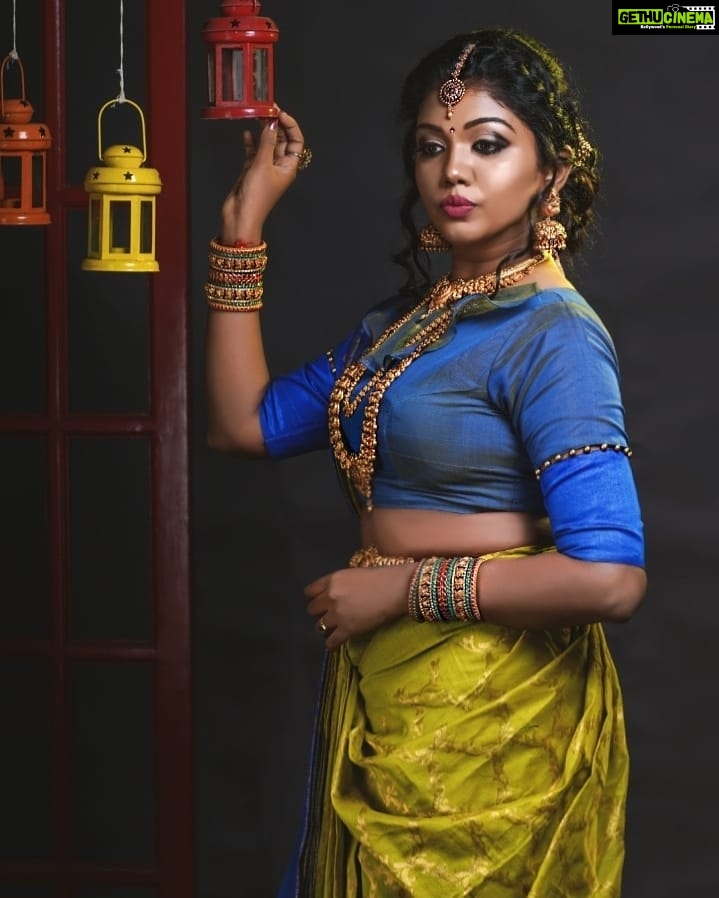 Riythvika Instagram - Handloom saree by @trendy_saree_collections Blouse designed by @yaan_by_madhu MUA @rajinismakeover Photography and studio @angelastudio_official @roy.naveen @joseph_parthiban Jewellery by @new_ideas_fashions