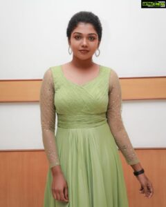 Riythvika Instagram - Vikatan awards 2020 #vikatancinemaawards 
Costume by @studio_21__ 
Hairstylist @nakshatramakeup 
Photography @karthikakphotography