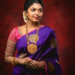 Riythvika Instagram - Makeup @preethimakeoverartistry Hairstylist @Nakshatramakeup Jewellery @narayanapearls Rings @houseofherastore Blouse @j2fashions Saree @meshira.in Camera @sreeganesh_photography Studio @studiojumbos