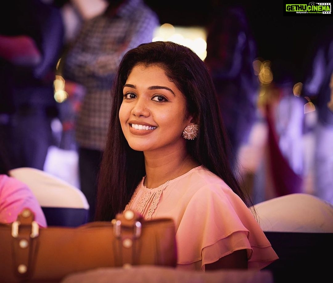 Riythvika Instagram - Sparkle ✨ thank you @yogawithanitha for sharing this pic ❤️