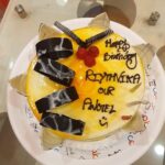 Riythvika Instagram - My birthday celebrations with my fan page admins @riythvikaarmy @riythvika_fans_forever @riythvika_fans_forever @riythvika_fans_forever @riythvika_fans_page #riythvikaarmy #riythvikabiggboss #riythvika💞😘🤗