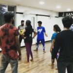 Riythvika Instagram – #kings of comedy finals #vijaytelevision #sandymasterdancestudio #tribalsong #coming soon 💃💃💃💃