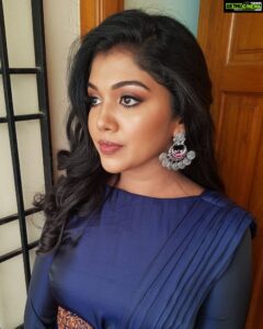 Riythvika Instagram - All set to go BB3 Grand finale Styled by @stay__slay MUA @anushyaa_mua Hair style by @nishamansoo Costumes by @sameenas.store Jewels @rimliboutique #biggboss3tamil #biggboss #biggbosstamil #biggbosstamil3 #biggboss3 #grand finale #grandfinals