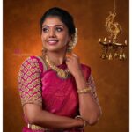 Riythvika Instagram - Happy deepawali 💥 💥 Let us spread love & joy 🤗 Makeup @vasanthi_makeover Photography @magiclens.studio Saree & blouse @shopaholic_collections Sareedrape @sareedrapistchennai Jewels @new_ideas_fashions