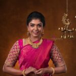 Riythvika Instagram - இனிய தீபாவளி நல்வாழ்த்துக்கள்💥💥 Makeup @vasanthi_makeover Jewels @new_ideas_fashions Photography @magiclens.studio Saree & blouse @shopaholic_collections Sareedrape @sareedrapistchennai