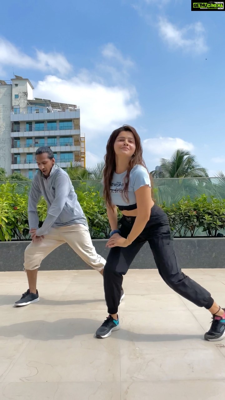 Rubina Dilaik Instagram - Language sometimes becomes a barrier, Music Transcends all 💕 . . : . @saddam_sayed #rubinadilaik #dance #reels #trending