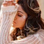 Rubina Dilaik Instagram - Breaking the stereotype! 🎙 . . . 📸: @prashantsamtani Face Art : @faby_makeupartist Hair : @hairbyshardajadhav Assisted by : @jiggs_zala