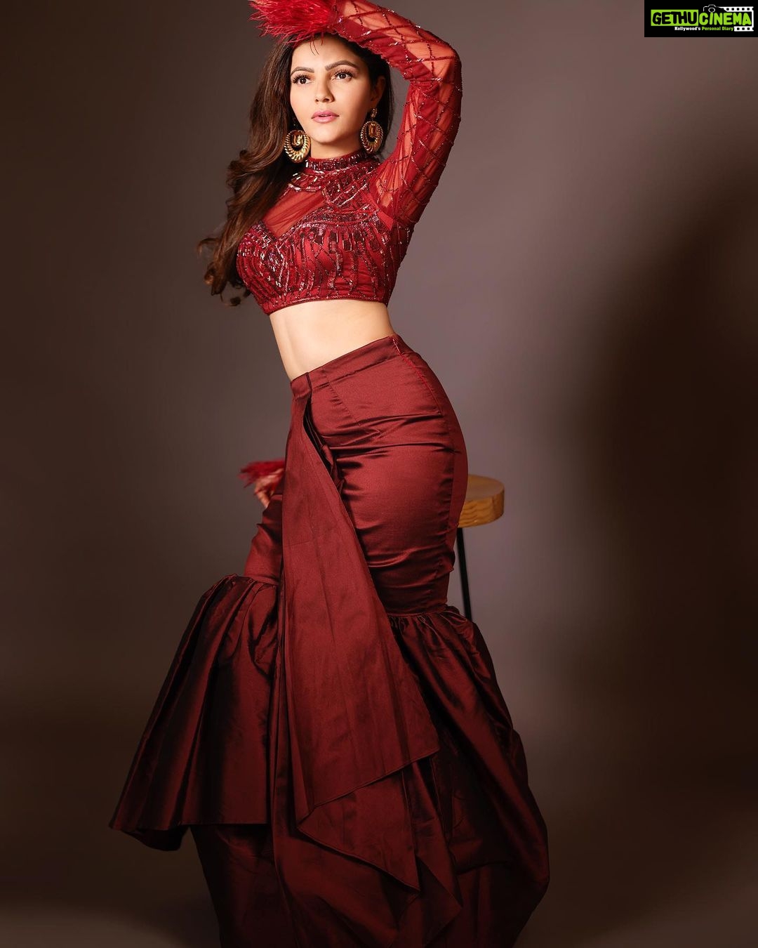 Rubina Dilaik Instagram - Is This the month of #love soaked in #red ?? . . . 📸 : @prashantsamtani Styling: @ashnaamakhijani @styledbyashna Outfit: @aakanshasinghalofficial Earring : @delicatofficial Hair : @hairbyshardajadhav Assisted by : @jiggs_zala