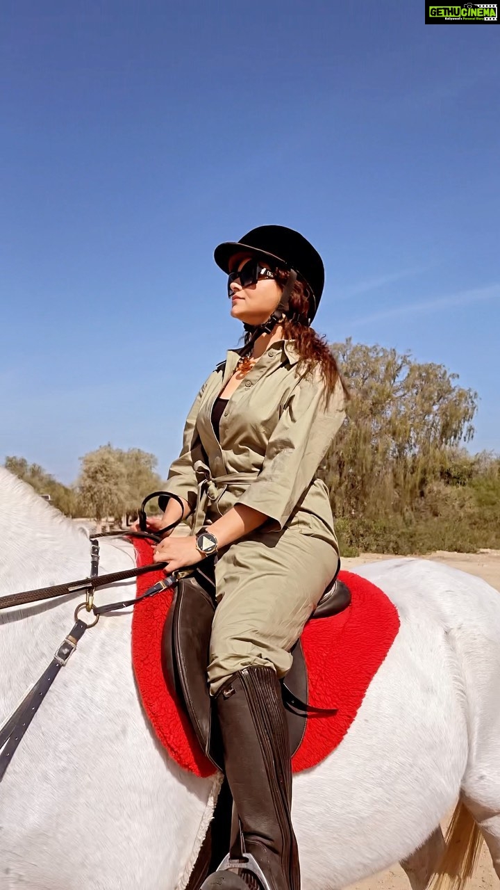 Rubina Dilaik Instagram - #khan ladies and gentlemen 🐎 . . . @anantarasirbaniyas @mxplayer @visitabudhabi #thetimeisnow #mxstudio #wanderlust #inabudhabi Sir Bani Yas