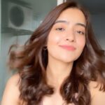 Rukshar Dhillon Instagram - Can’t even tell you guys how nervous I was to get this makeover done, and the only person I could trust was @mansimao ❤️ From suddenly chopping the length of one strand of my hair while we busy chatted, and seeing me go “hawwww… I want my hair back”🤕 (too late🙄) To making me fall in love with the new colour and cut!🥰 Mao you are the best!! Thank you so so much❤️❤️ Also, Hello to the new me!😎