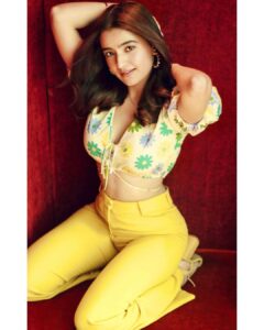 Rukshar Dhillon Instagram - You’re the sunflower 🎶🌻

Promotions #jugaadistan 💪🏻

Captured by- @advait_vaidya 
Styled by- @ankita_dhimaann 
Make up by- @ritikaturakhia01 
Hair by- @sandybeauti