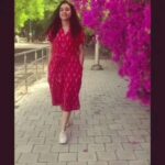 Rupa Manjari Instagram - Wherever life plants you, Bloom with grace🌸🦋🌈🌠🌌💟 #getstokered #ikatdress #red #pink #bouginvillea #happyclothingforyou #cotton #comfortclothing #streetphotography #everydayoutfit #stokertheflyingmonkey #womenoftoday #instareels #instafashion #instadaily #instagram #insta #instagramers #ınstagirl #actor #chennai