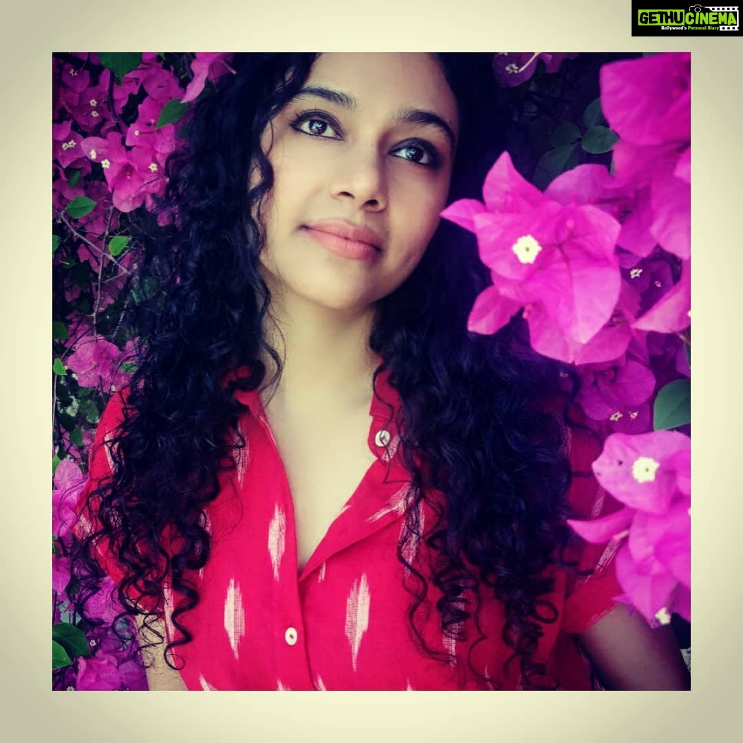Rupa Manjari Instagram - She is a flower, but also the sun, that let's her bloom. 🌸🌞 - Christiane starl. PC: @stoker_by_madhi #ikat #ikatdress #getstokered #stokertheflyingmonkey #cottondresses #comfortclothing #happyclothingforyou #happysouls #bouginvillea #flowers #red #wednesday #wednesdayvibes #wednesdaymood #goodvibes #instadaily #instadailyphoto #instafashion #instagramers #instagram #insta #instagood #instapicture #instagirls💋