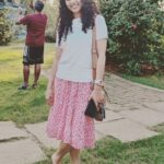 Rupa Manjari Instagram - Reposted from @gopiprasannaa Hello... Yaaru pa athu pinaadi ??? Thambi field clear Pannu pa !! @therupamanjari