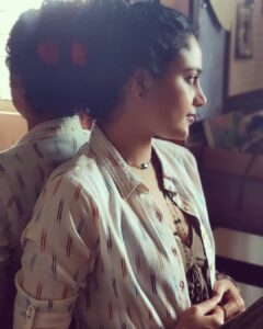Rupa Manjari Instagram - Hello December,  you are the last one, so be the best one❄☃️🌸🧚🏻‍♀️🌈🌠🌌💗

PC: @stoker_by_madhi 

Ikat crop top by @stoker_by_madhi 

#december #december1 #getstokered #ikat #ikatcroptop #sustainablefashion #cotton #cottonikat #instagrammer #instadailly #instapost #instafashion #instapicture #instagram #instadailypost #instapic #instaphoto #insta #instagirls💋 #actor #RupaManjari #kollywood #mollywood #southindia #cinema #tuesday #decemberwish