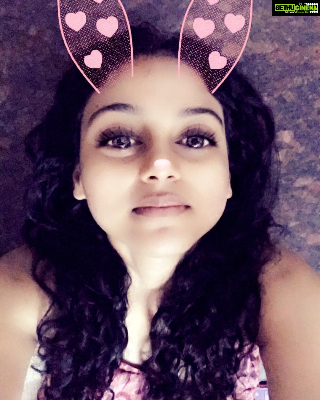 Rupa Manjari Instagram - When life knocks you down, say “hey thank u for pushing me down” because of which i keep rising up again & again and feel more & more alive😊❤️ Gn ppl!🤗 #lifelessons #lifequotes #lifeisgood #lifeisbeautiful #keeplearning #keepfighting #keepgoing #keepsmiling #positivethoughts #positivemindset #love #loveyourself