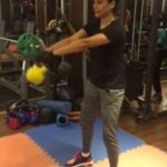 Rupa Manjari Instagram - And this is why dropdeadsexy🤪💪🏻🏋🏻‍♀️💃🏻 #midweekmotivation #fitness #fitnessgirl #fitnessdaily #bestwaytobehappy #instadaily #instagramers #instagirls video and my fitness courtesy my PT @prabu_paulwalker 💪🏻🙏🏻