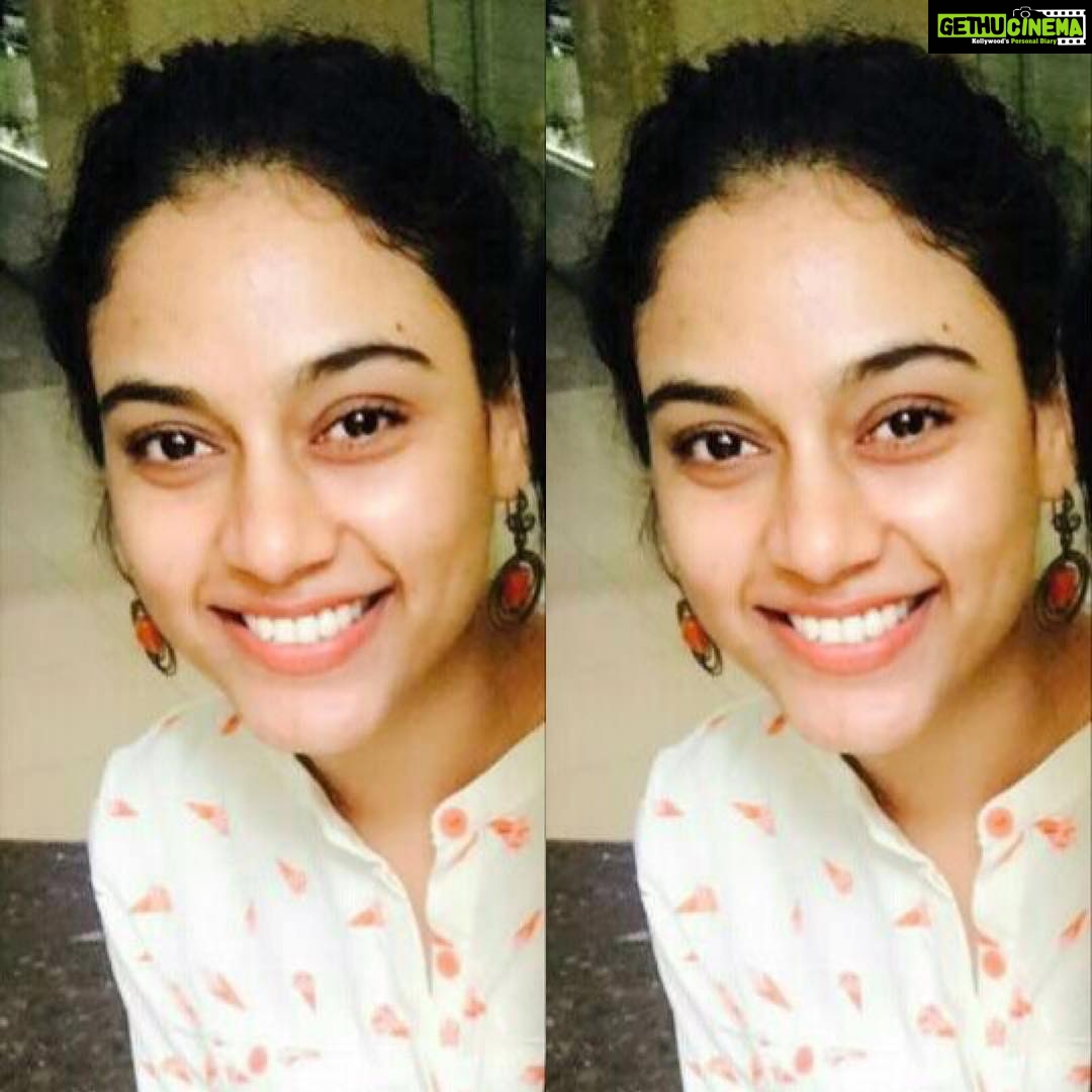 Rupa Manjari Instagram - #beautiful day #beautiful life #keep smiling and spread it all around๐๐๐great day to all๐! Love u all๐๐๐