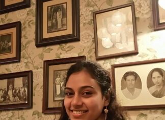 Rupa Manjari Instagram - #cafehoping #bestie #soul sista #Pc Pooja # uploading on her demand #😘😘😘😘