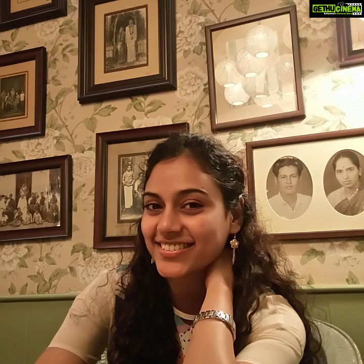 Rupa Manjari Instagram - #cafehoping #bestie #soul sista #Pc Pooja # uploading on her demand #😘😘😘😘