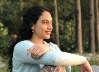 Rupa Manjari Instagram - The sunshine was like the powdered gold all over the grassy hill side 🌞🌄🌸🧚🏻‍♀️🌈🌠🌌 #sunshine🌞 #hill #hillstation #sunsetlover #sunsetphotography #yercaud #sunshinetherapy #instagram #instawednesday #instadailly #instagrammer #instagramers #traveldiaries #travel #travelphotography #RupaManjari #actor #kollywood #mollywood #southindia The Last Shola